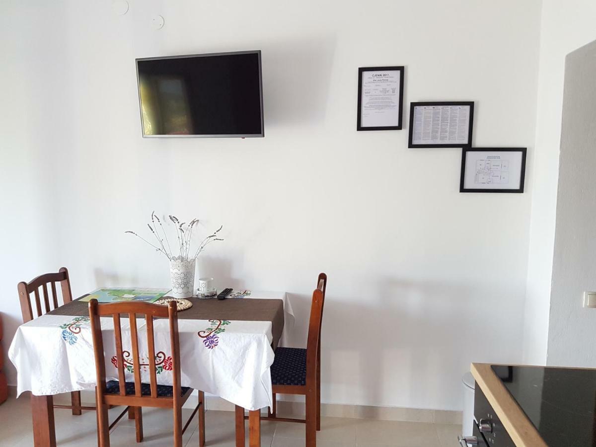 Apartments Vila Leona 皮罗瓦茨 外观 照片