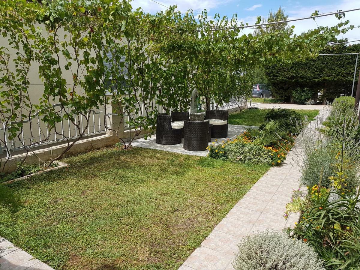 Apartments Vila Leona 皮罗瓦茨 外观 照片