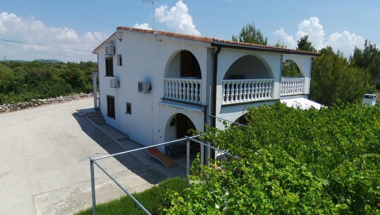 Apartments Vila Leona 皮罗瓦茨 外观 照片