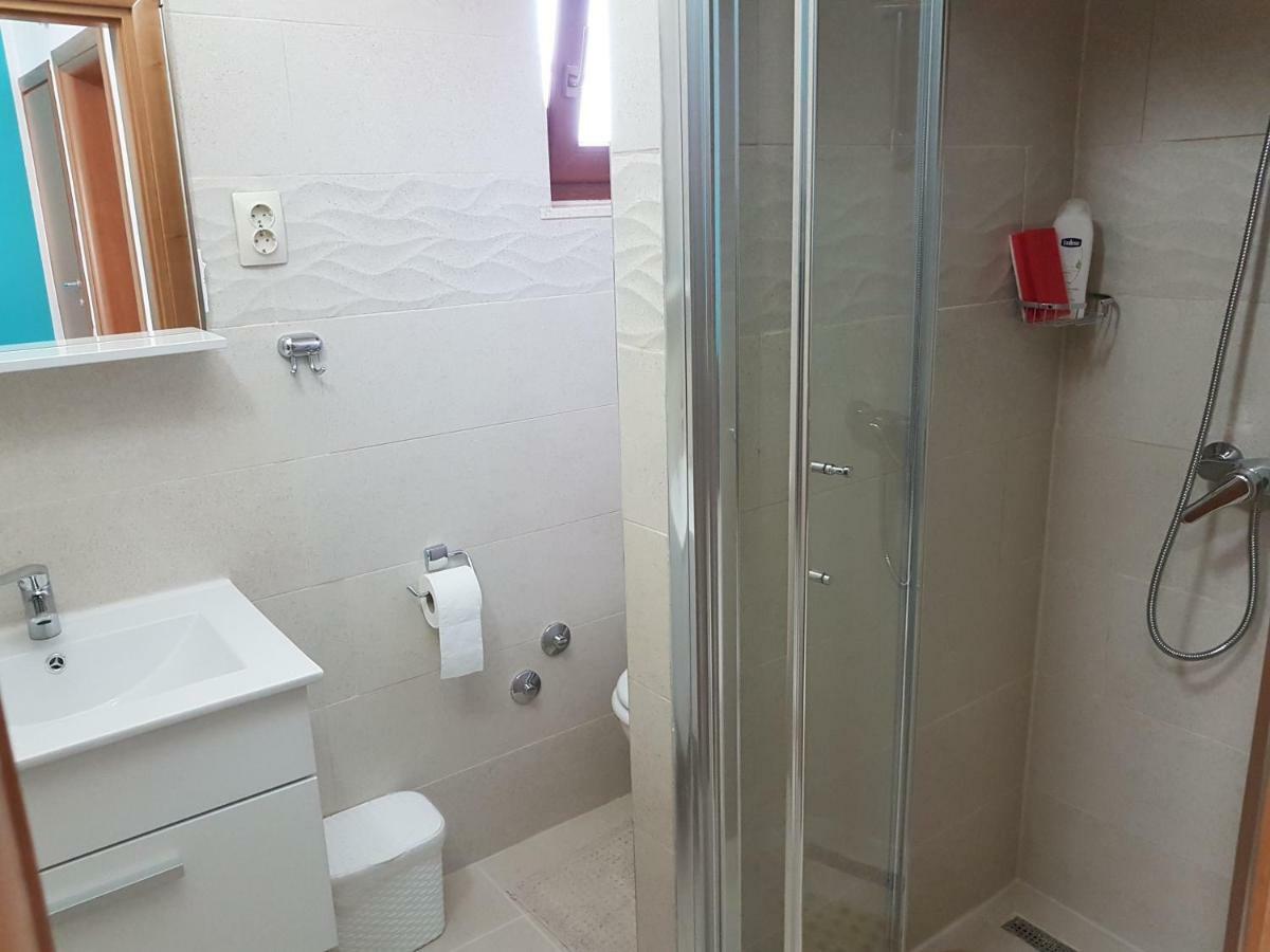 Apartments Vila Leona 皮罗瓦茨 外观 照片